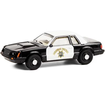 1982 Ford Mustang SSP Black & White CHP "California Highway Patrol" "Hot Pursuit" Series 36 1/64 Diecast Model Car By Greenlight 3 1982 Ford Mustang SSP Black & White CHP "California Highway Patrol" "Hot Pursuit" Series 36 1/64 Diecast Model Car By Greenlight