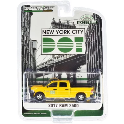 2017 RAM 2500 Pickup Truck Yellow "New York City DOT - Brooklyn Street Maintenance" "Hobby Exclusive" 1/64 Diecast Model Car By Greenlight 4 2017 RAM 2500 Pickup Truck Yellow "New York City DOT - Brooklyn Street Maintenance" "Hobby Exclusive" 1/64 Diecast Model Car By Greenlight - Image 2